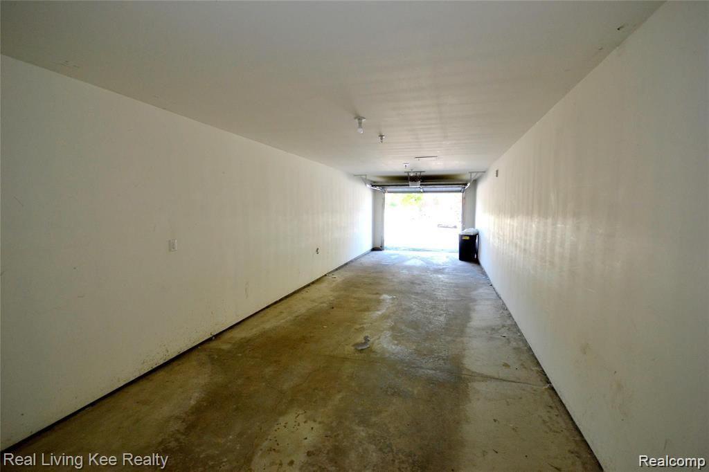 Troy City, Michigan 48084, United States, 2 Bedrooms Bedrooms, ,3 BathroomsBathrooms,Residential,Active,155462