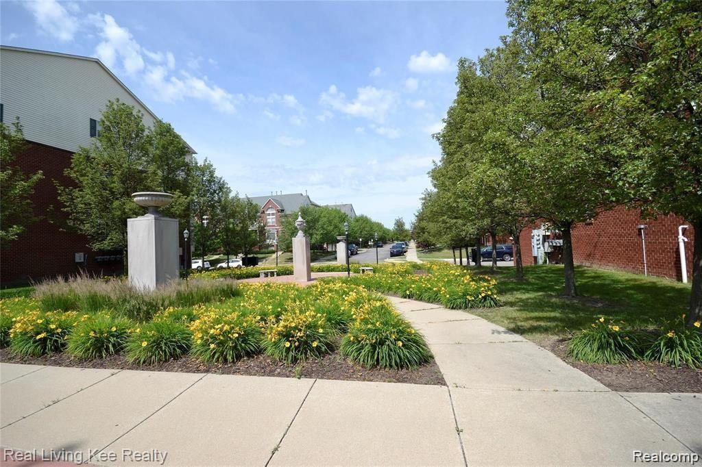 Troy City, Michigan 48084, United States, 2 Bedrooms Bedrooms, ,3 BathroomsBathrooms,Residential,Active,155462