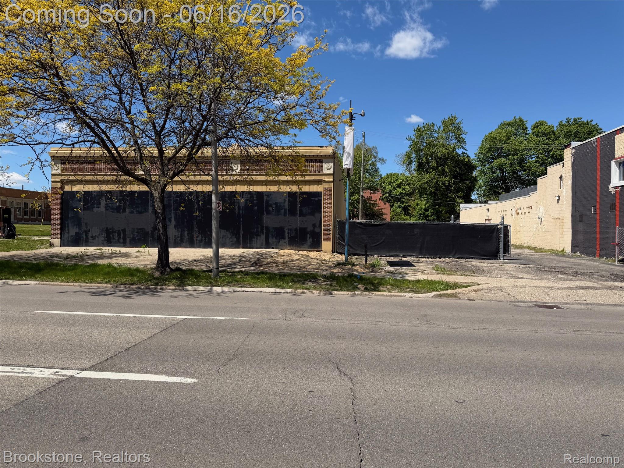 606 W Huron Street