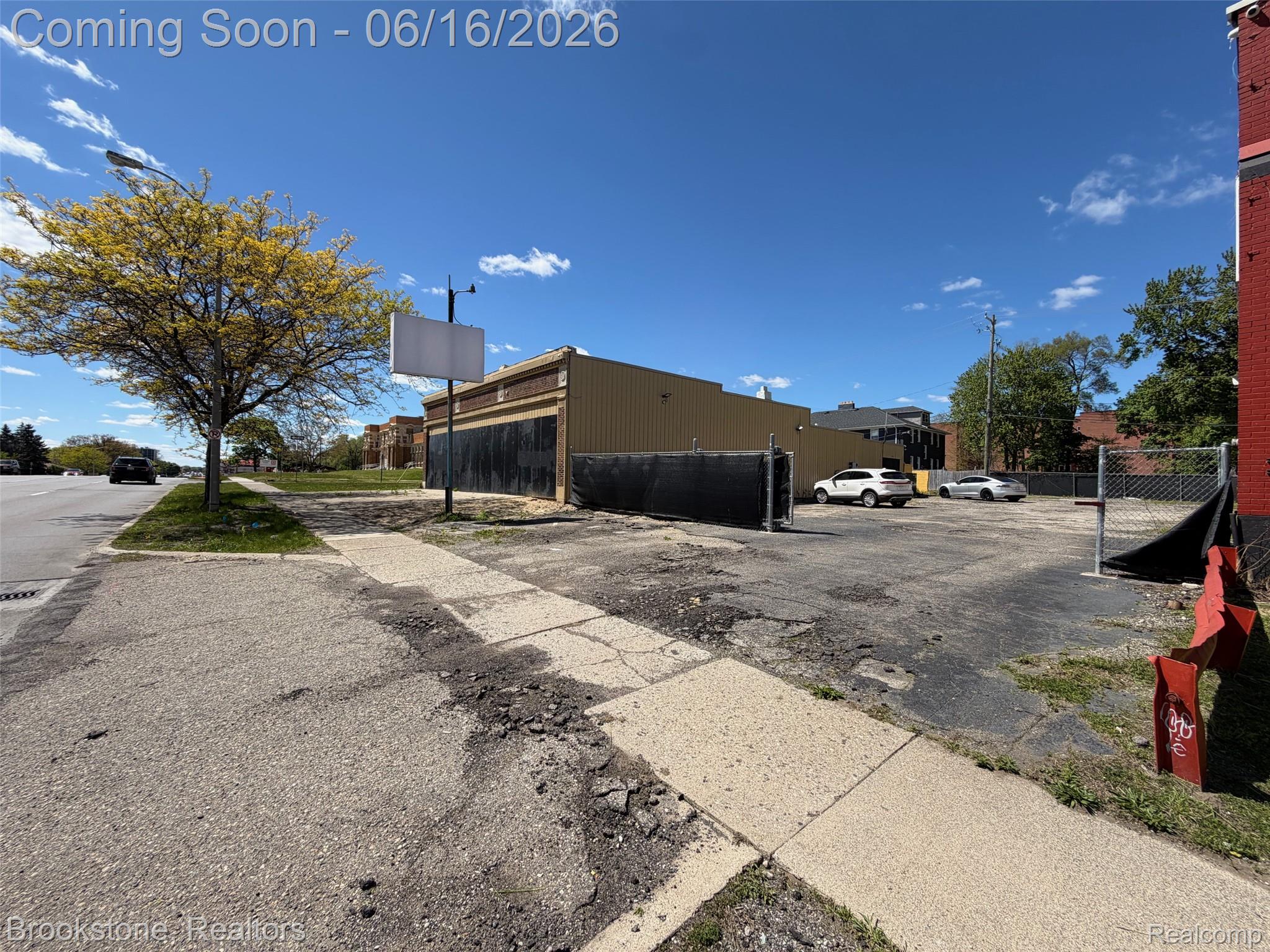 606 W Huron Street