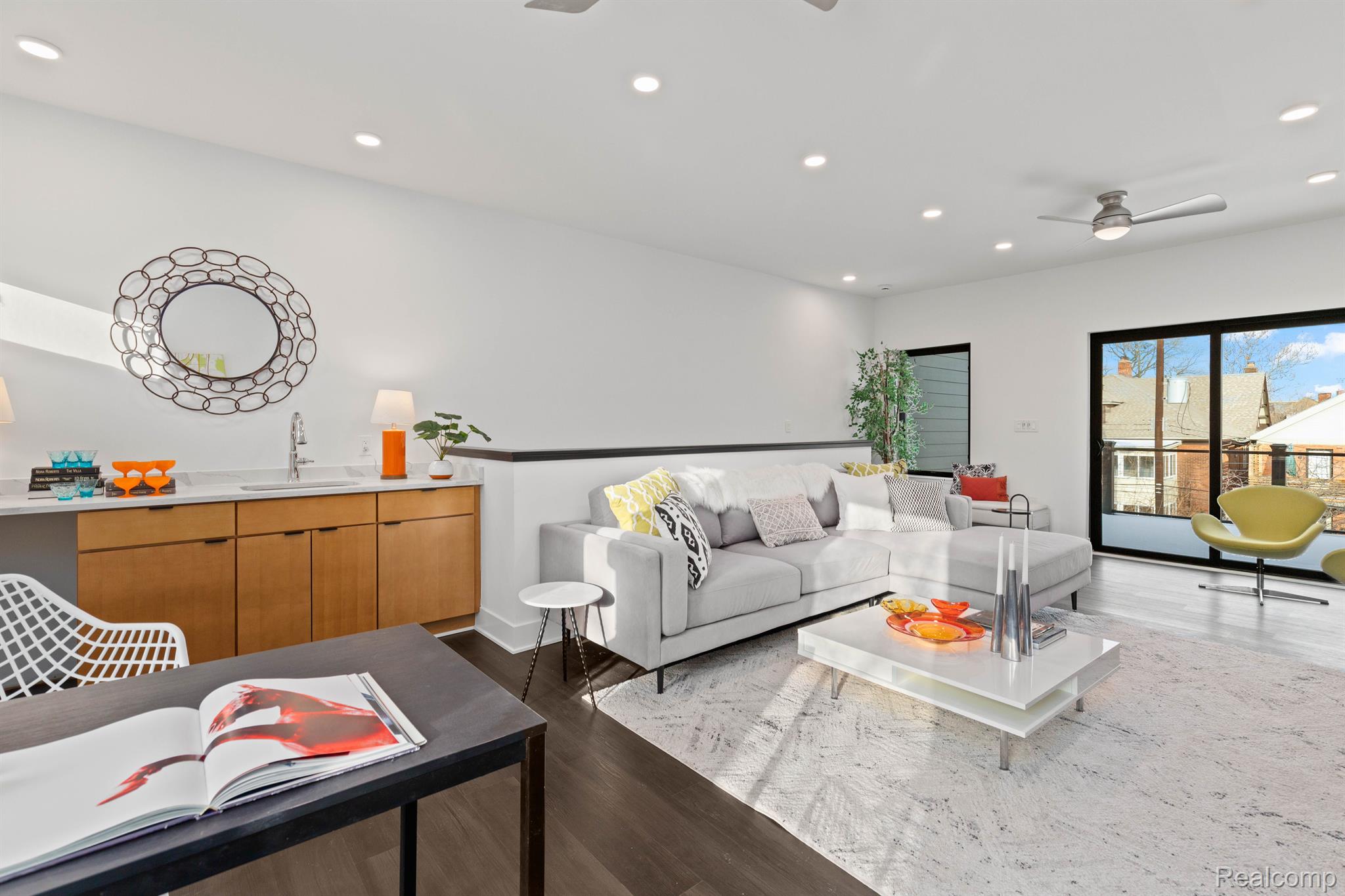 Detroit, Michigan 48208, United States, 2 Bedrooms Bedrooms, ,3 BathroomsBathrooms,Residential,Active,31568