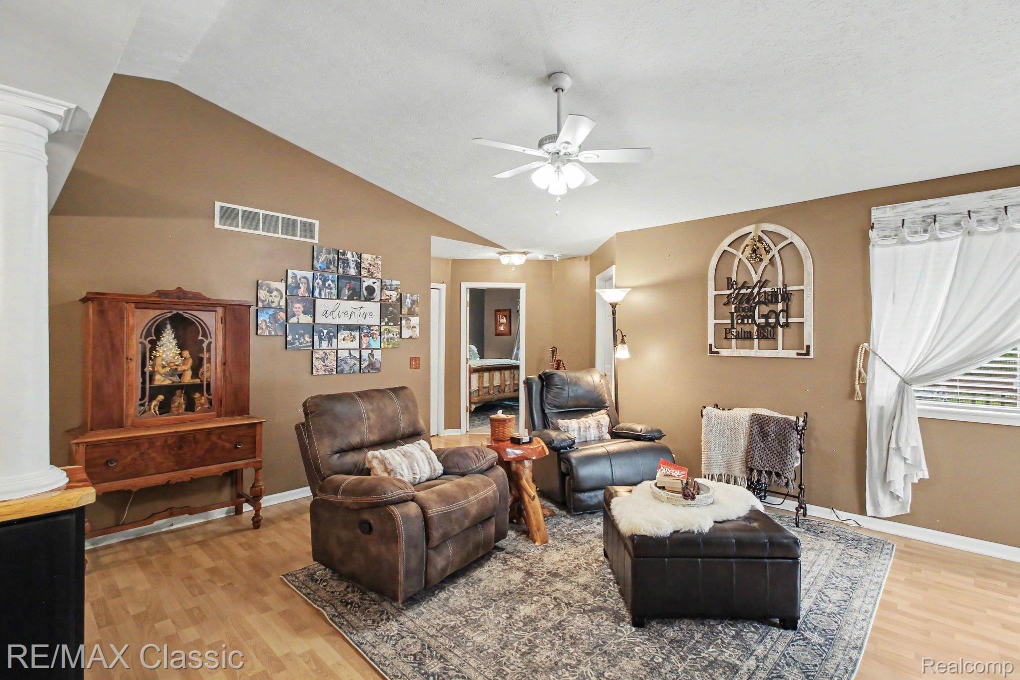 1270 Edgebrook Drive