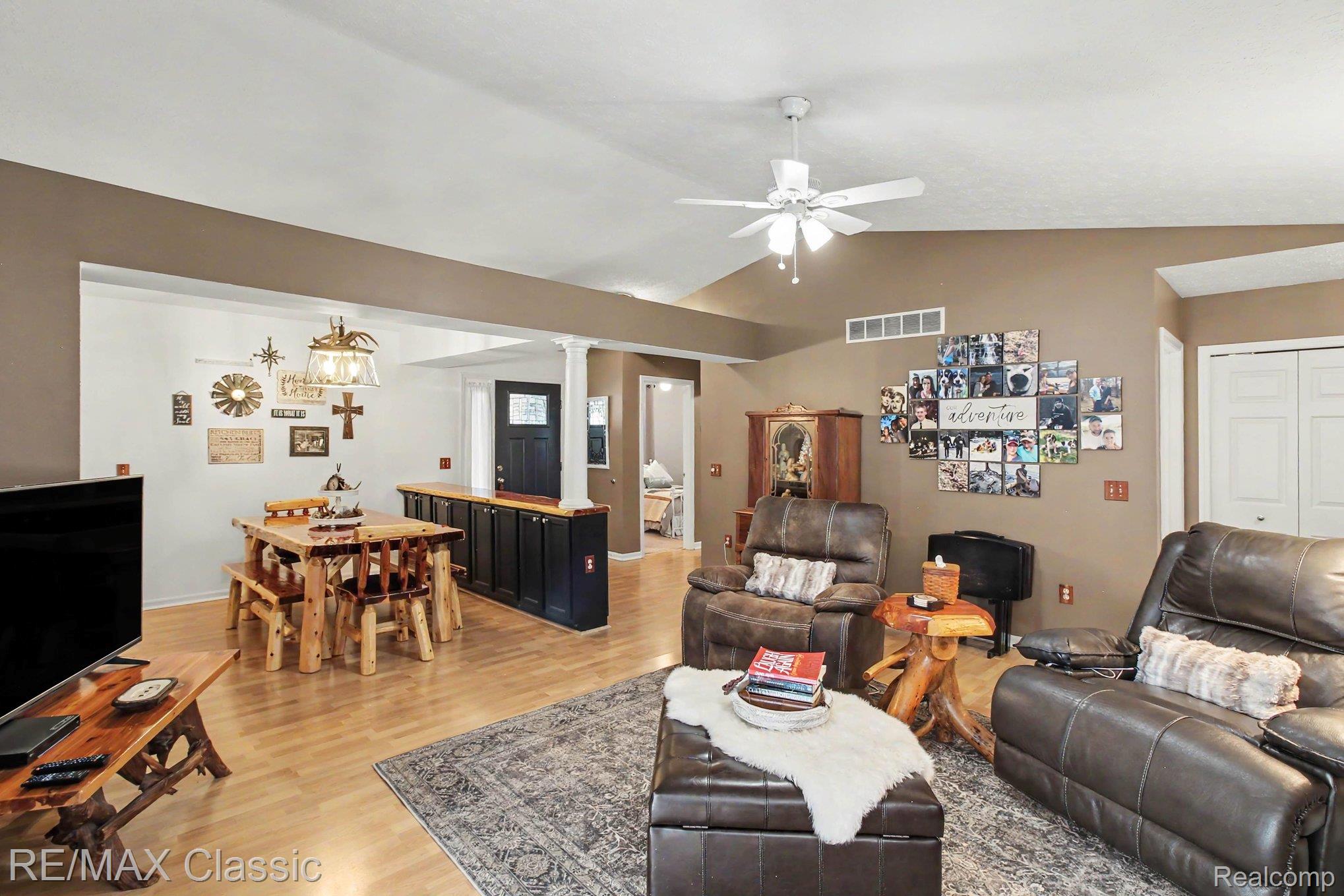 1270 Edgebrook Drive