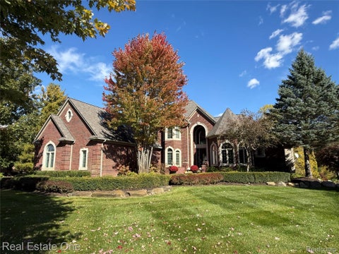 Photo of 2737 Pebble Beach Drive, Oakland Charter Township, MI 48363 (MLS # 20261045204)