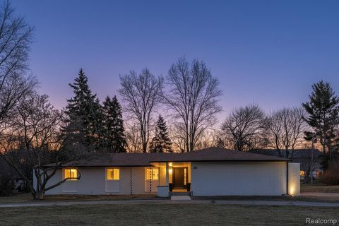 1661 Winthrop Road Bloomfield Hills City MI 48302