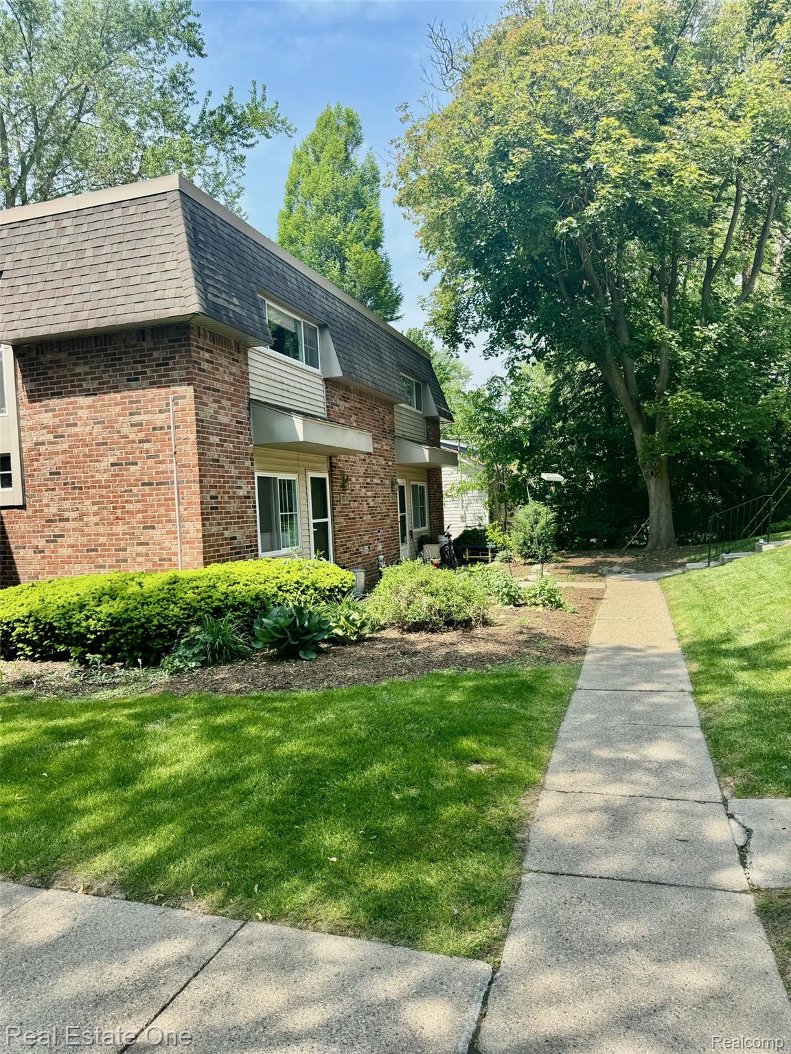 511 Longshore Drive