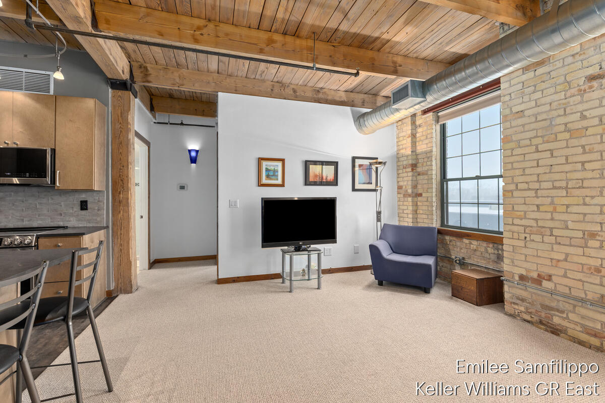 940 Monroe Avenue NW 502