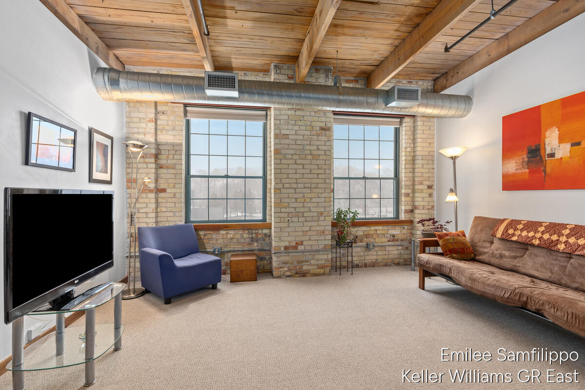 940 Monroe Avenue NW 502