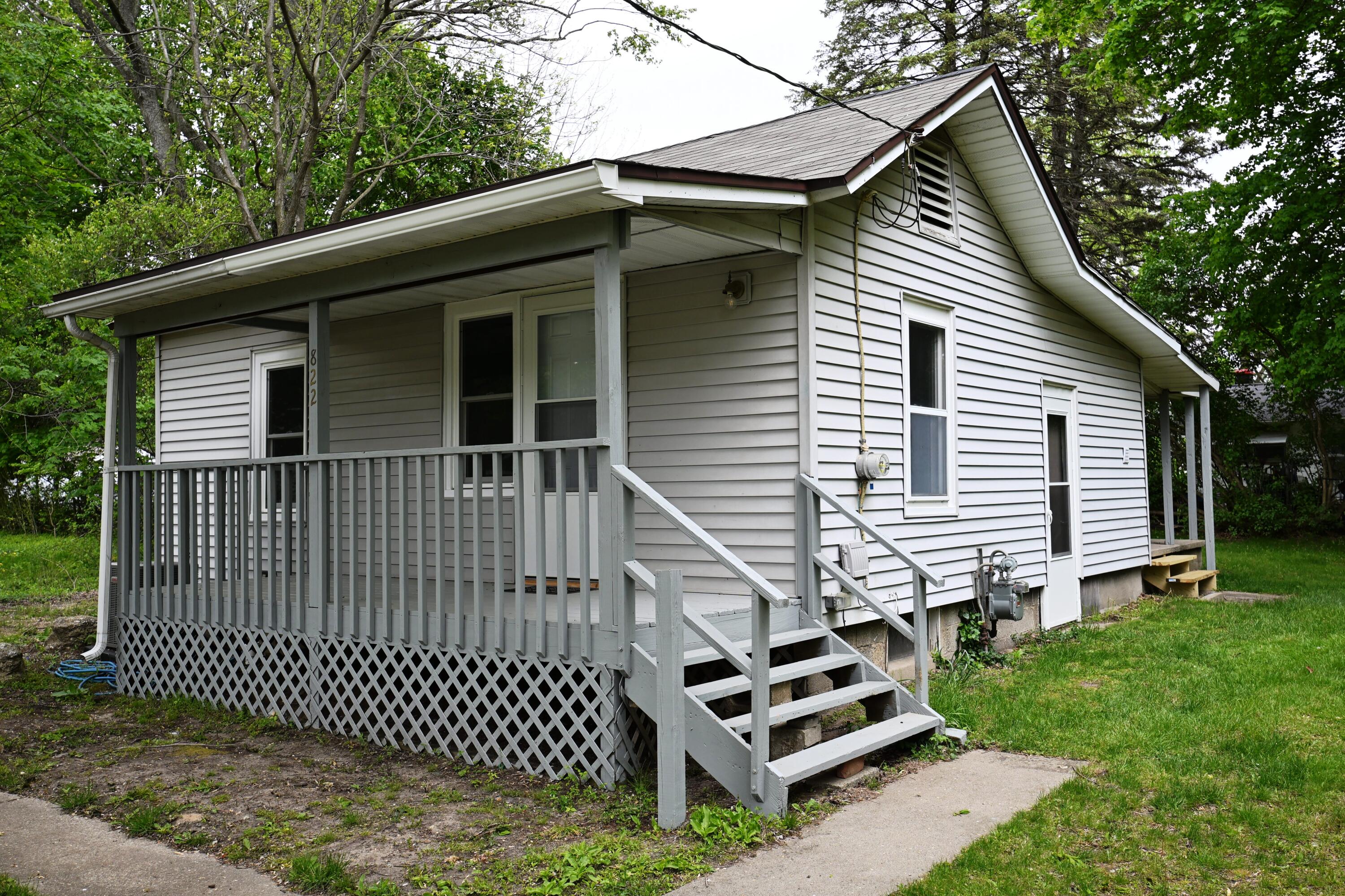 822 N Berrien Street