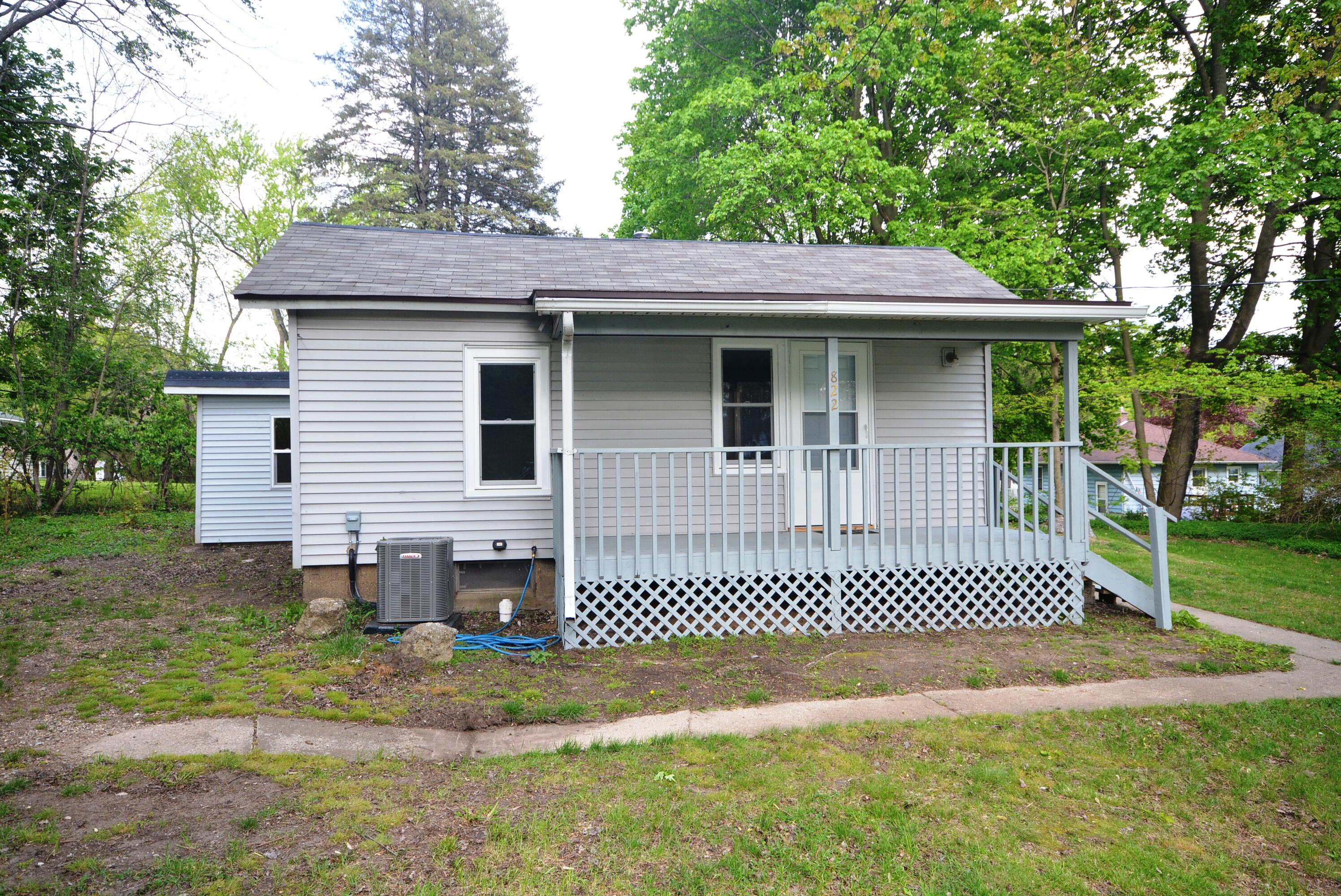 822 N Berrien Street