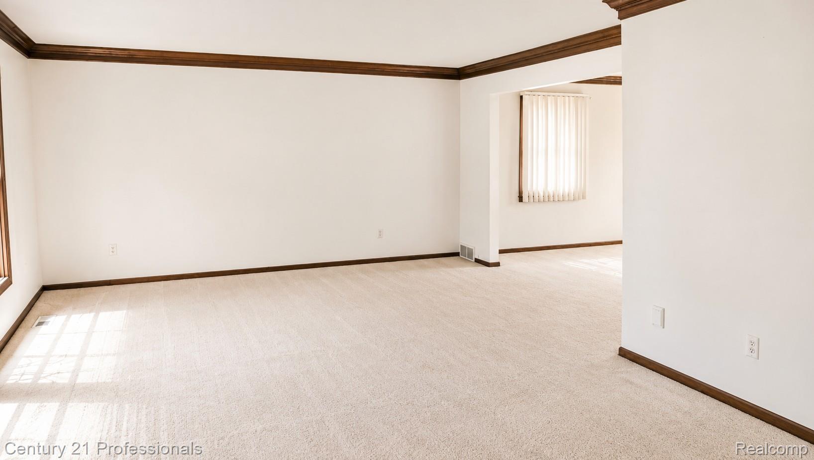 6075 Quaker Lane