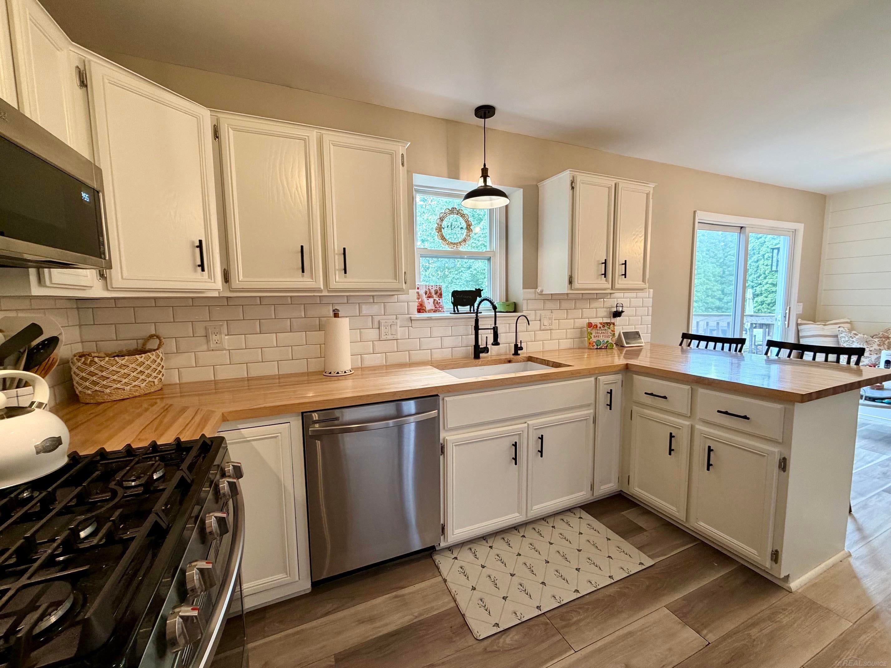 560 Thornehill Trail