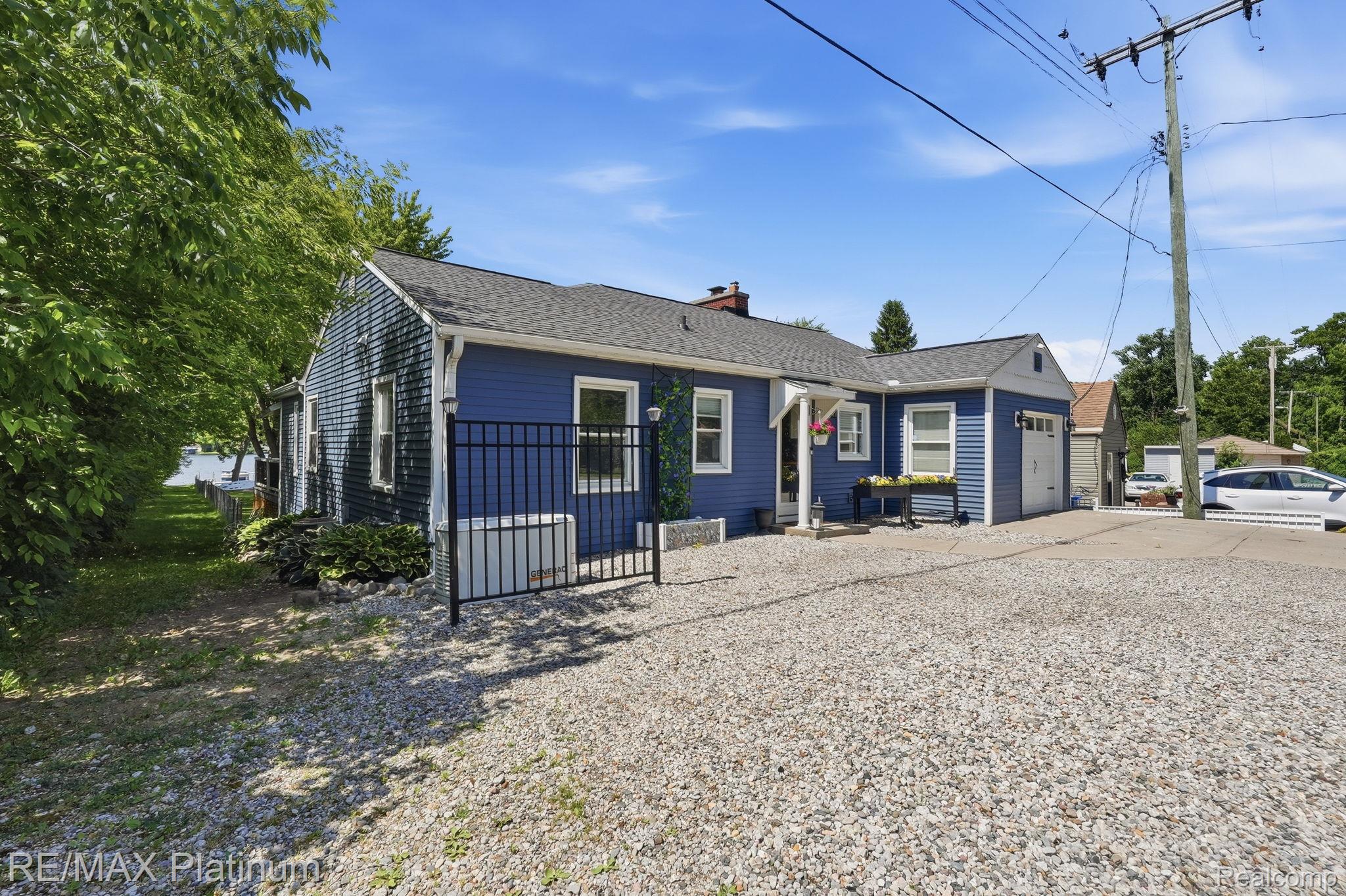 1612 S Hughes Road