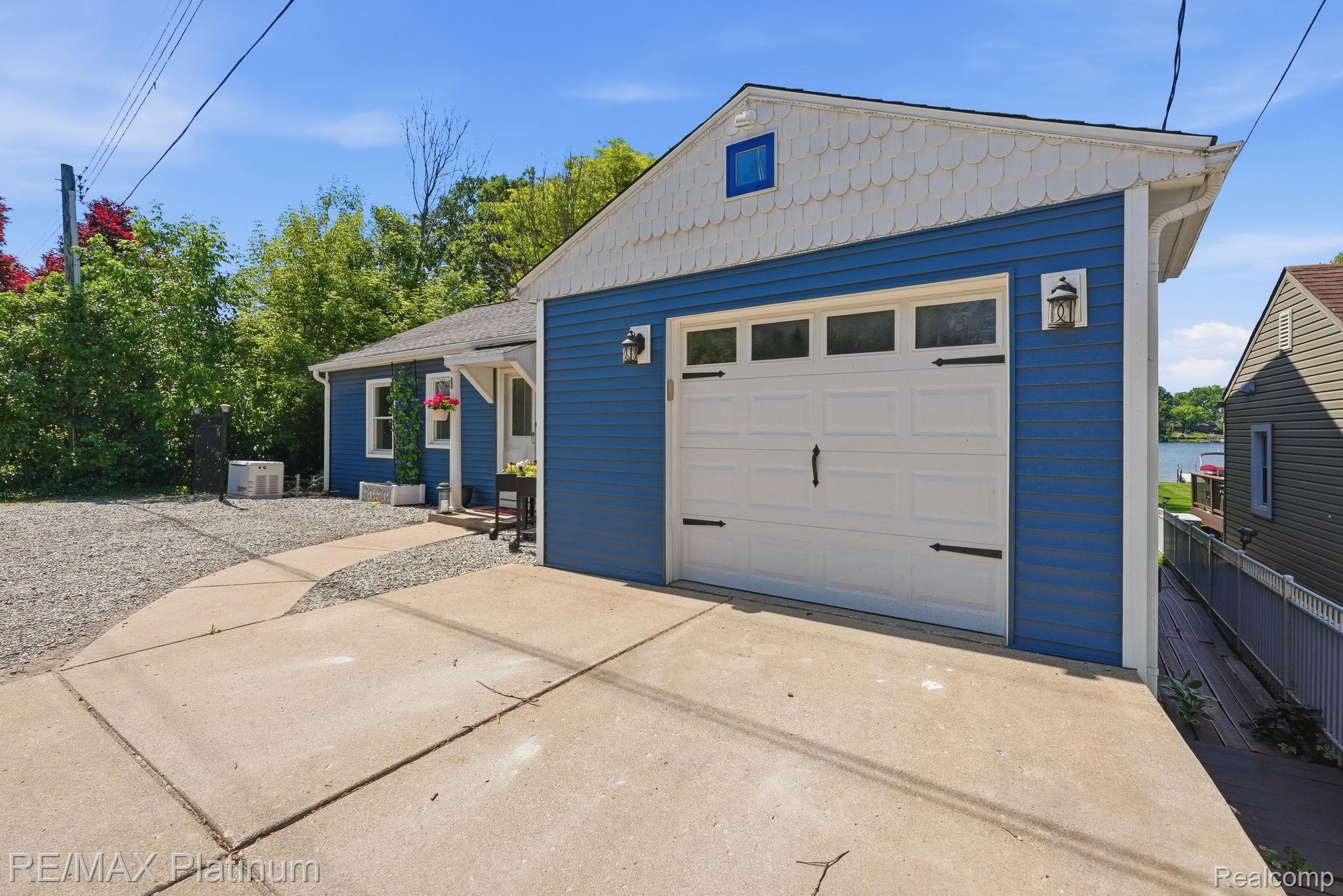 1612 S Hughes Road