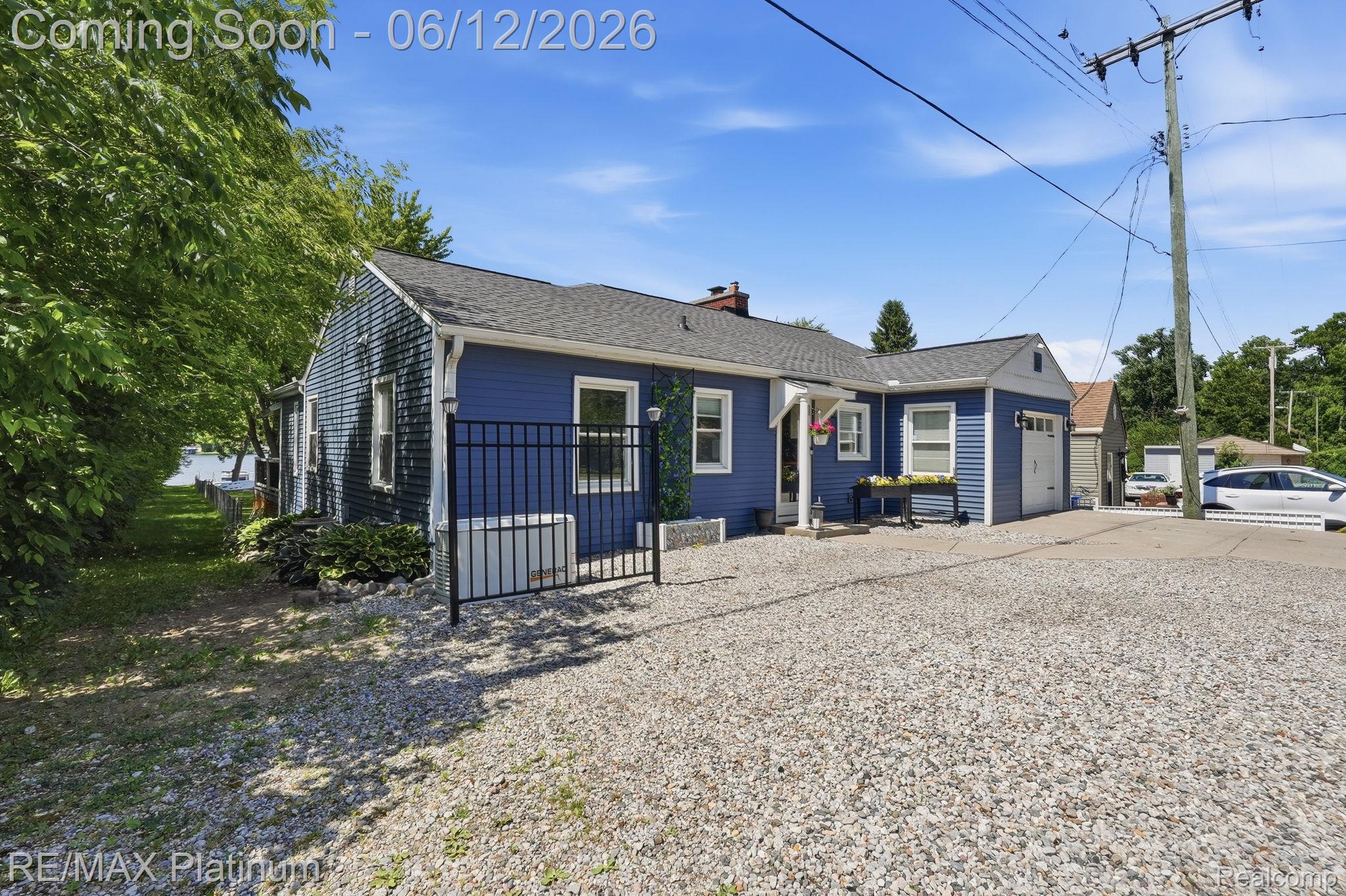 1612 S Hughes Road