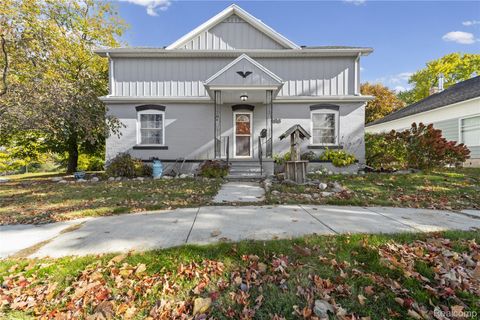 166 N Court Street Lapeer City MI 48446