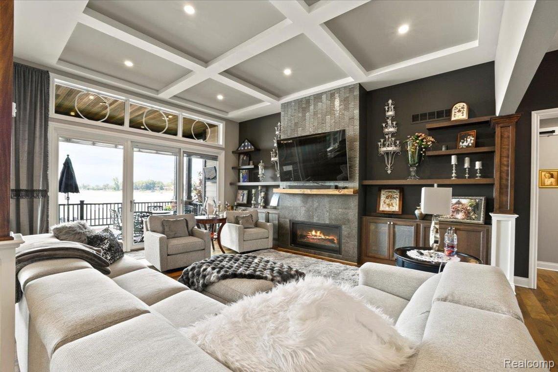 8184 Woodland Shore Drive