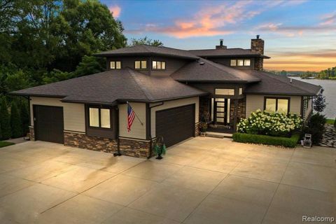 8184 Woodland Shore Drive Brighton Township MI 48114