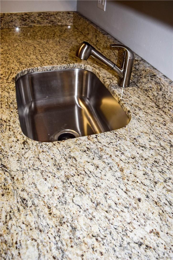 10050 ALLEN POINTE Drive