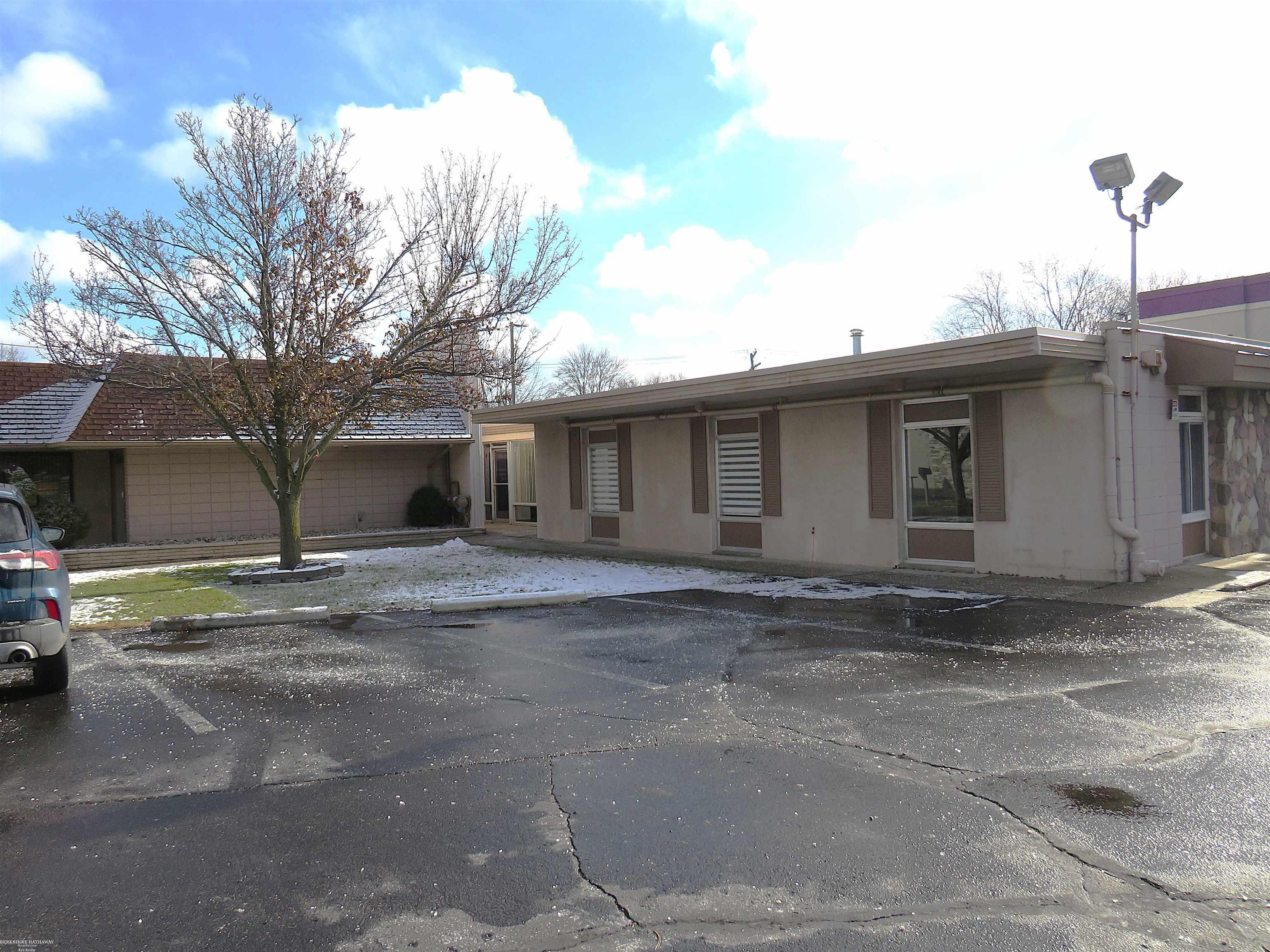 Clinton Township, Michigan 48036, United States, ,Residential,Active,251985