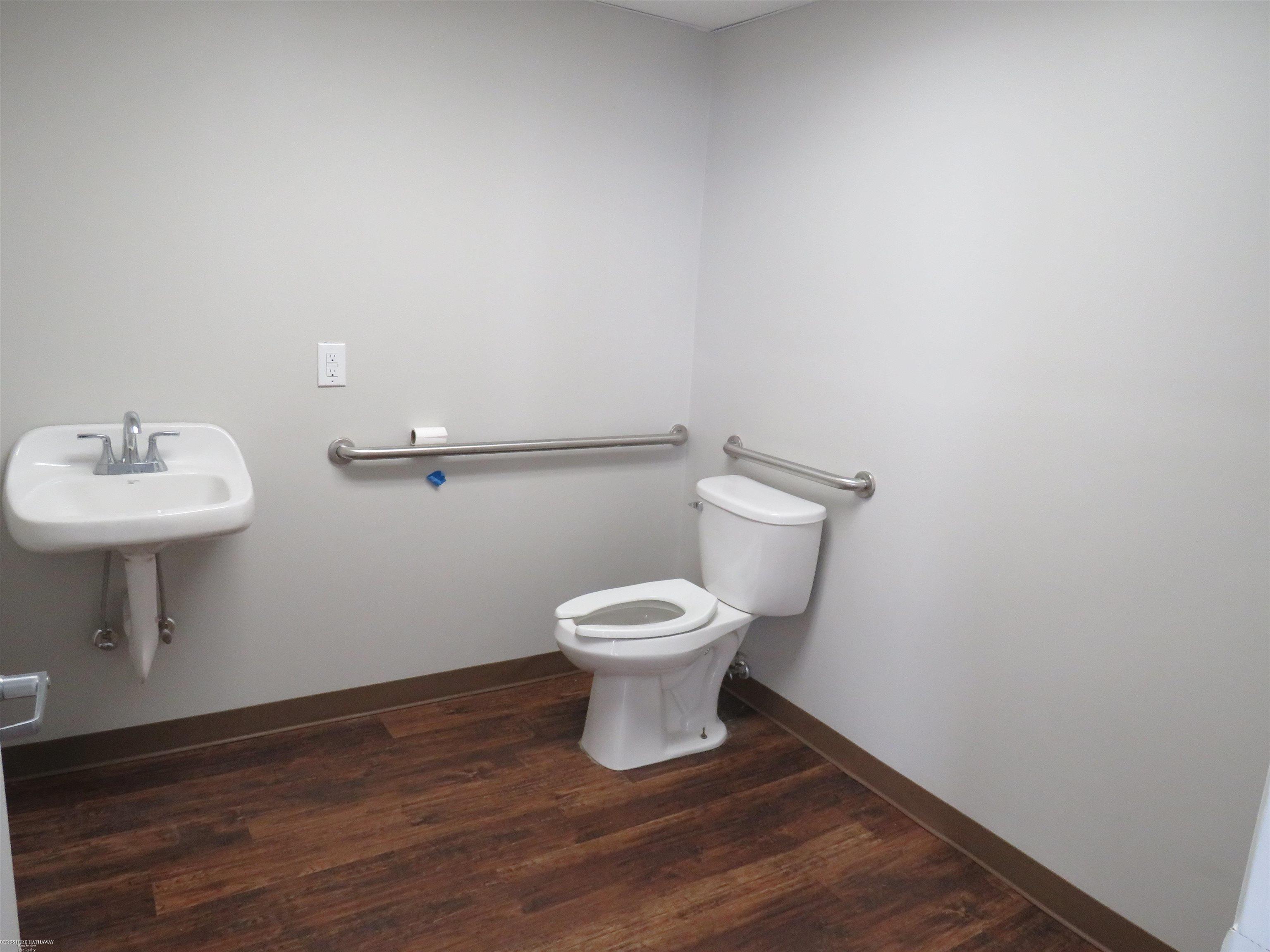 Clinton Township, Michigan 48036, United States, ,Residential,Active,251985