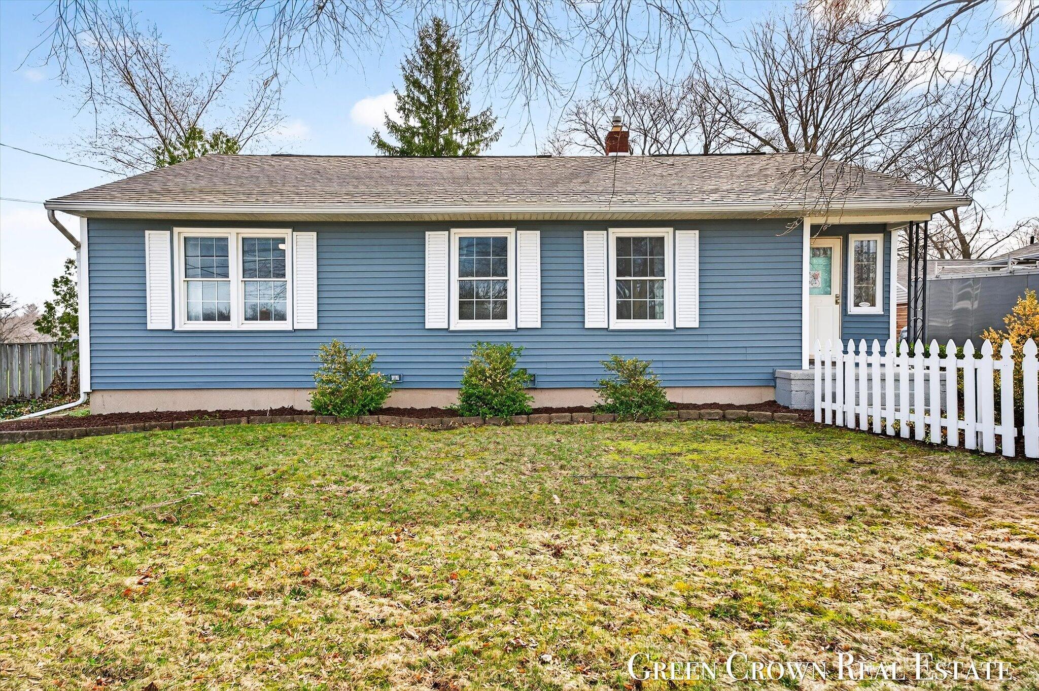 2710 Fuller Avenue NE