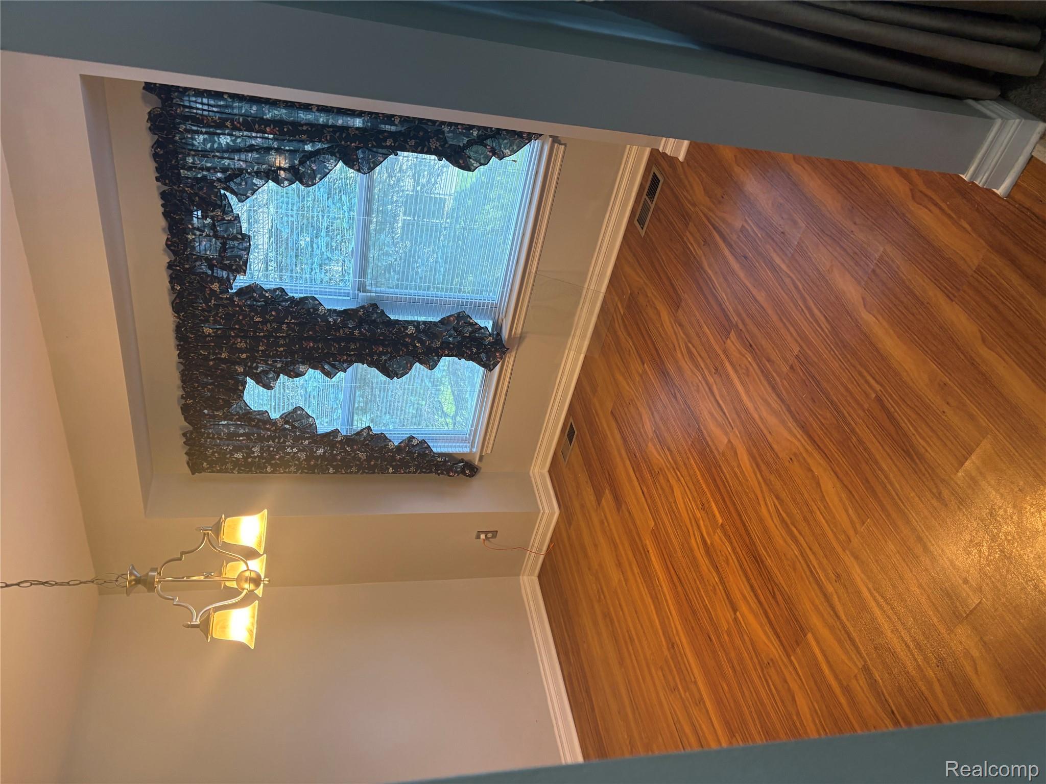 1130 Creekside Court