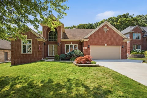 Photo of 2189 Clinton View Circle, Rochester Hills City, MI 48309 (MLS # 81026040040)