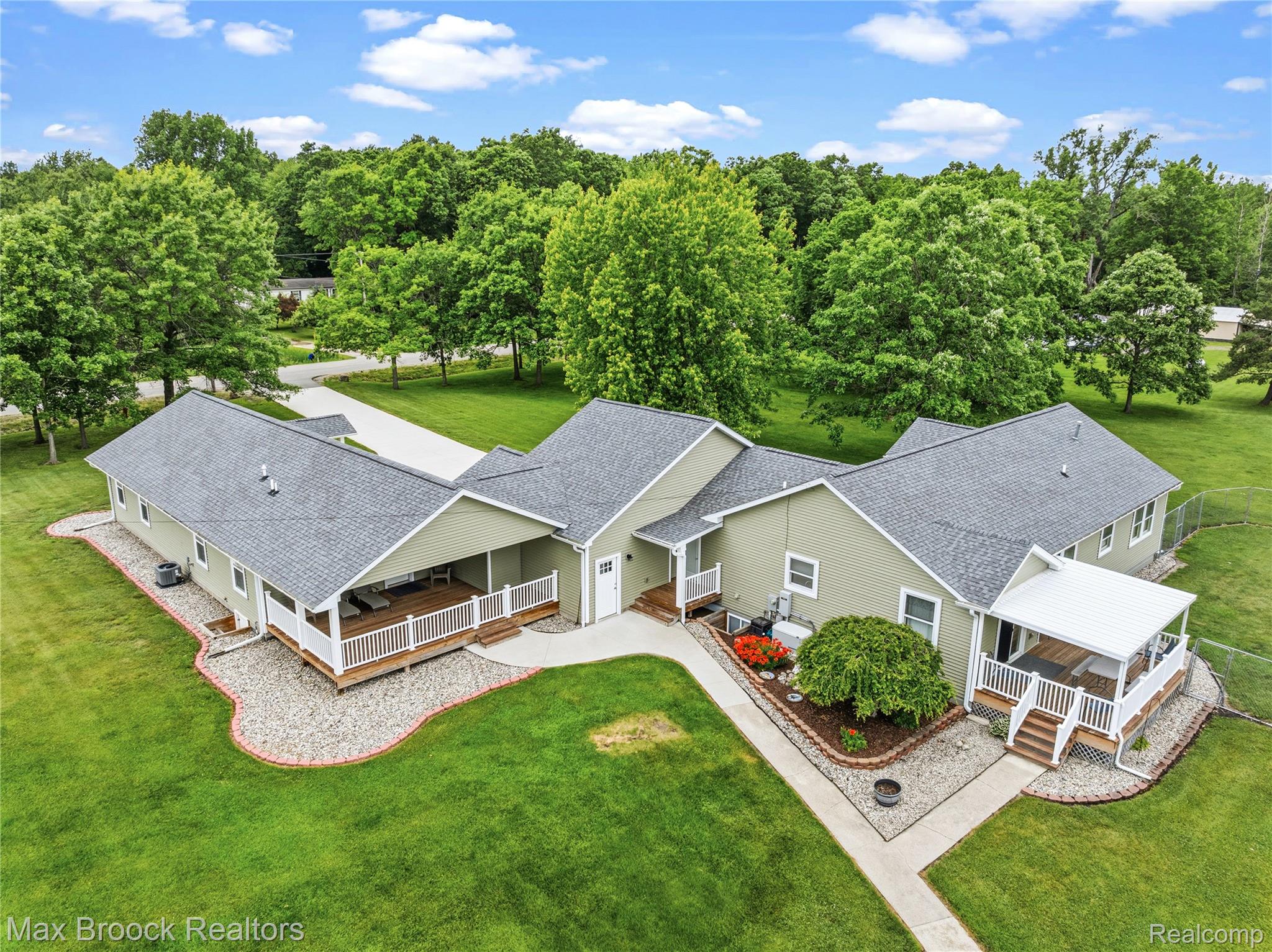 2566 N 5 Mile Road