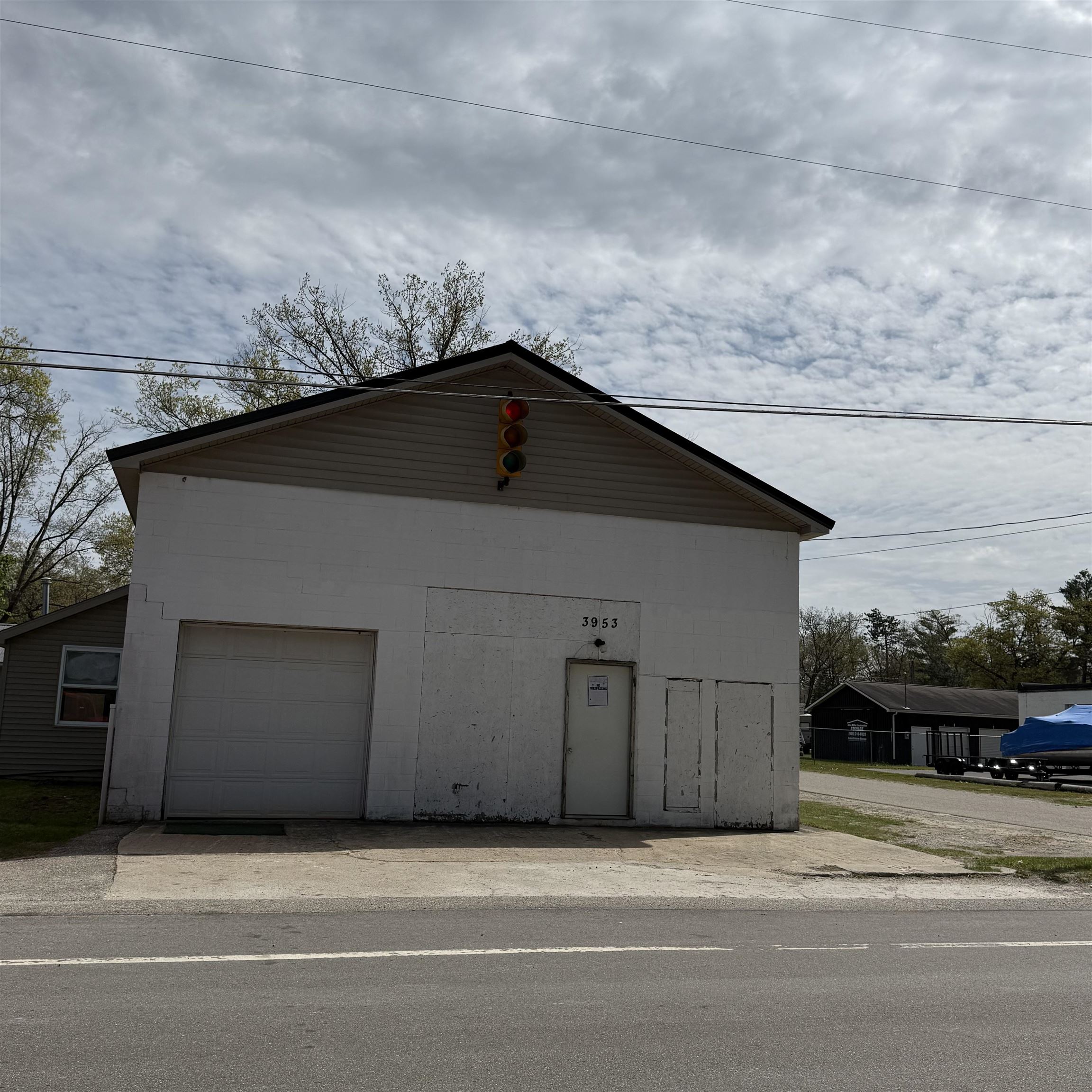 3953 Saginaw