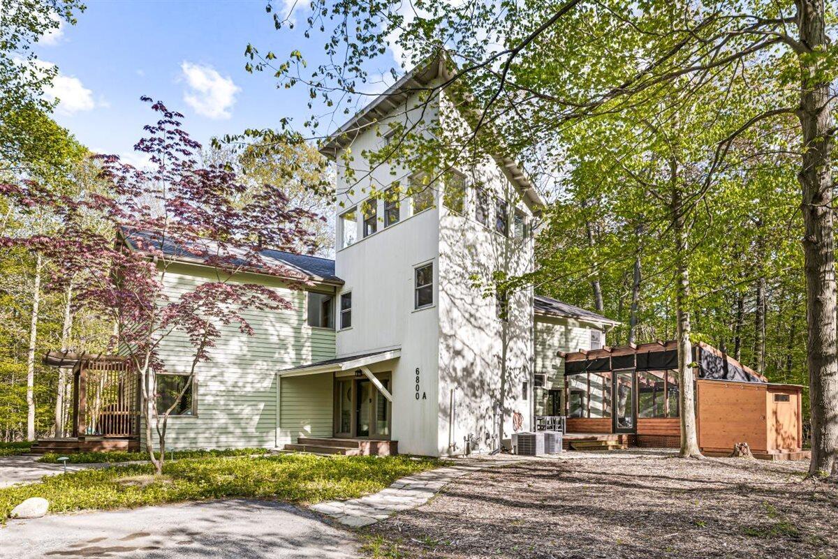 6800 Harbert Road
