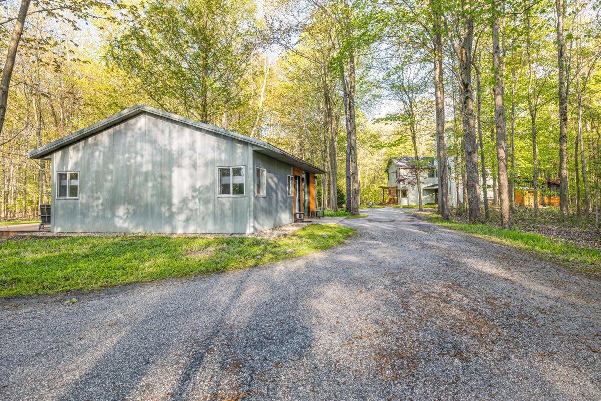 6800 Harbert Road