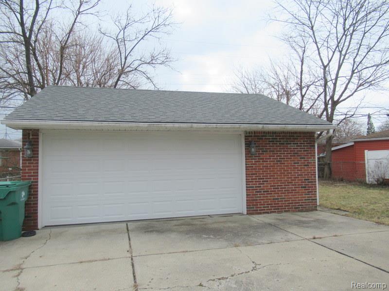 17716 Veronica Avenue