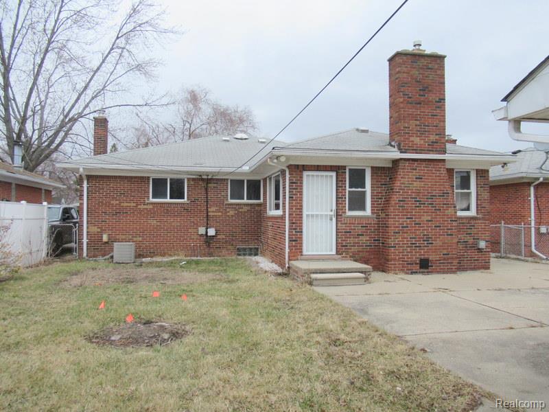 17716 Veronica Avenue