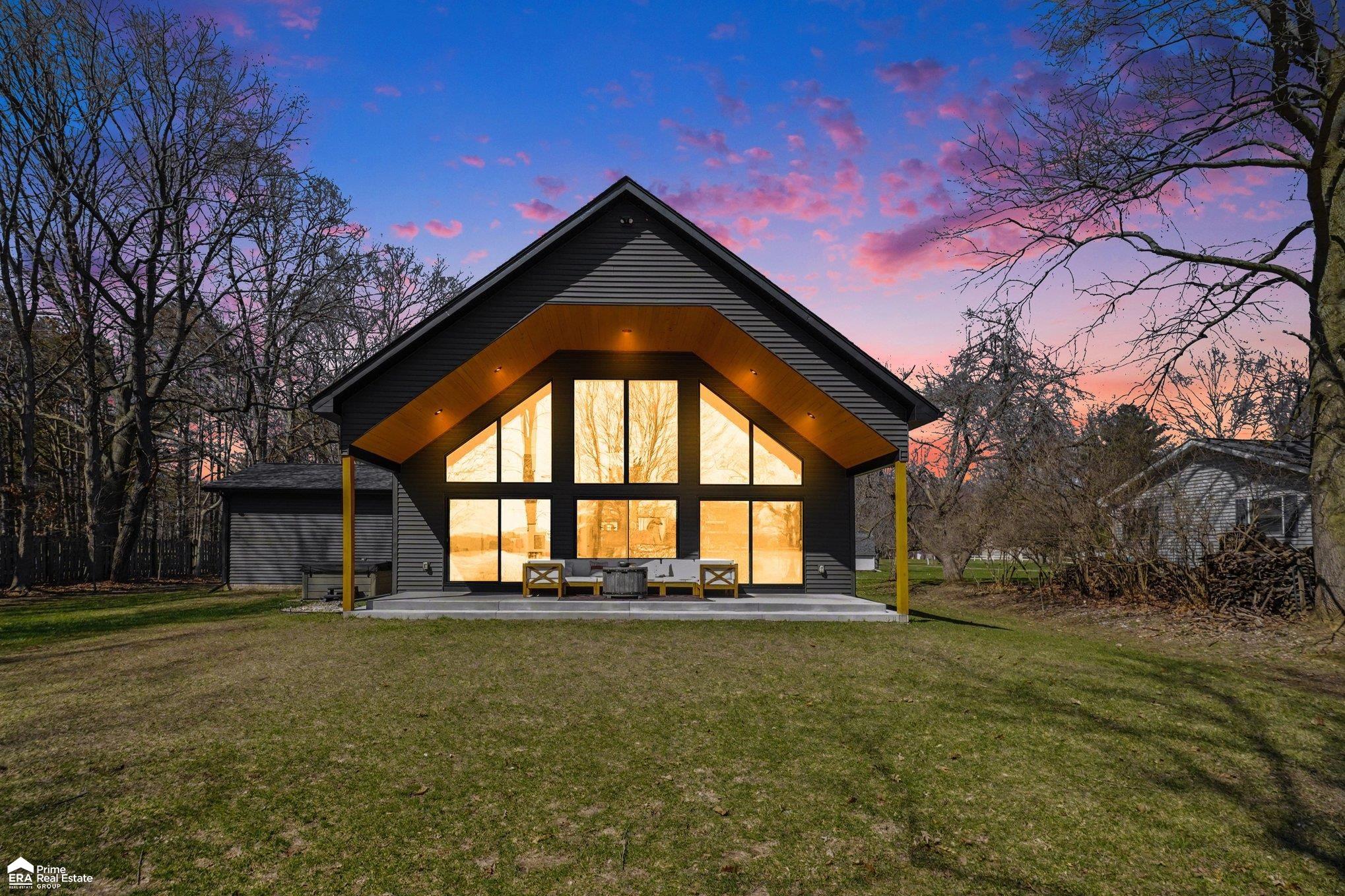 5881 Lake Crest Drive