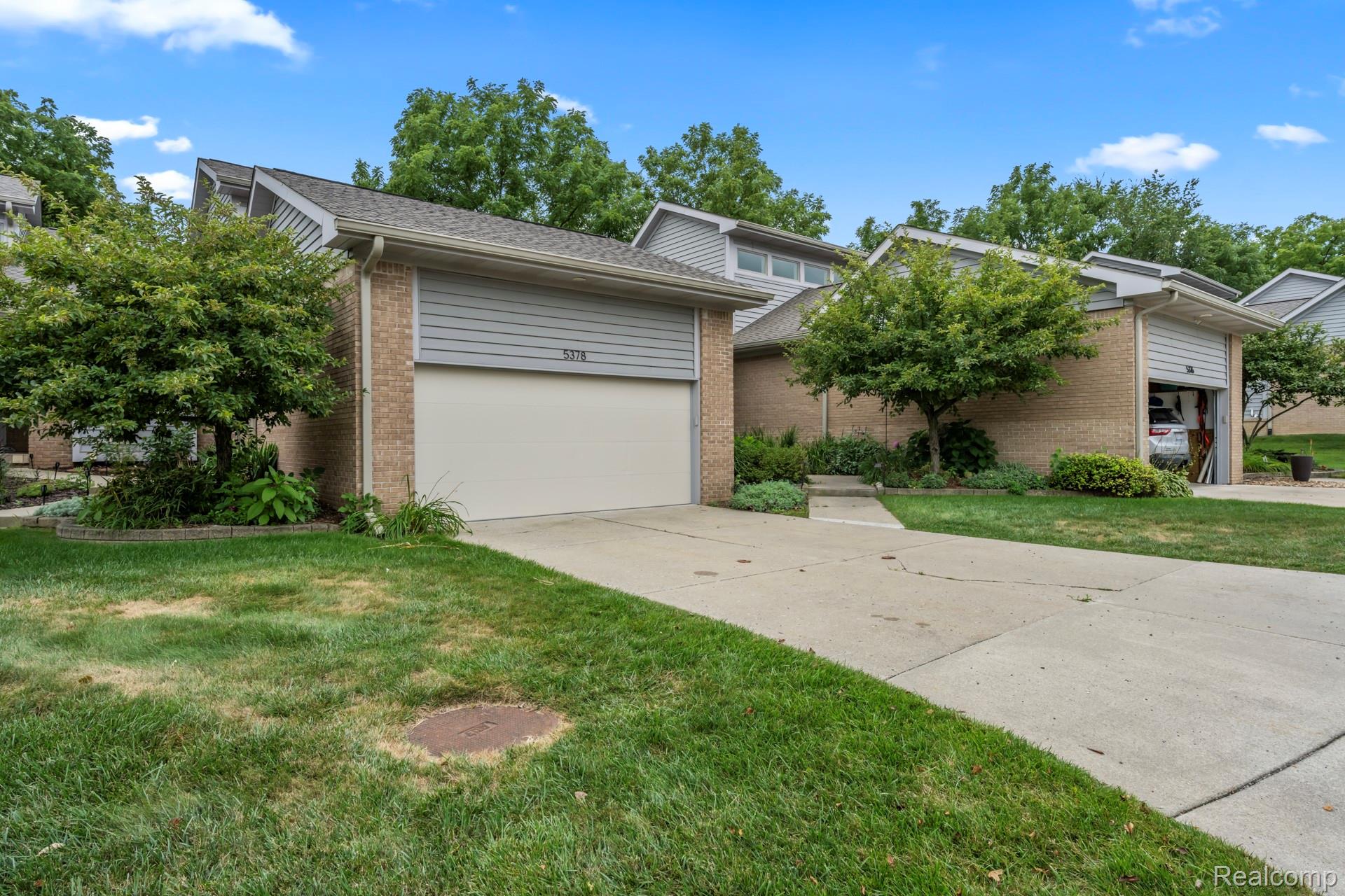 5378 Warwick Trail