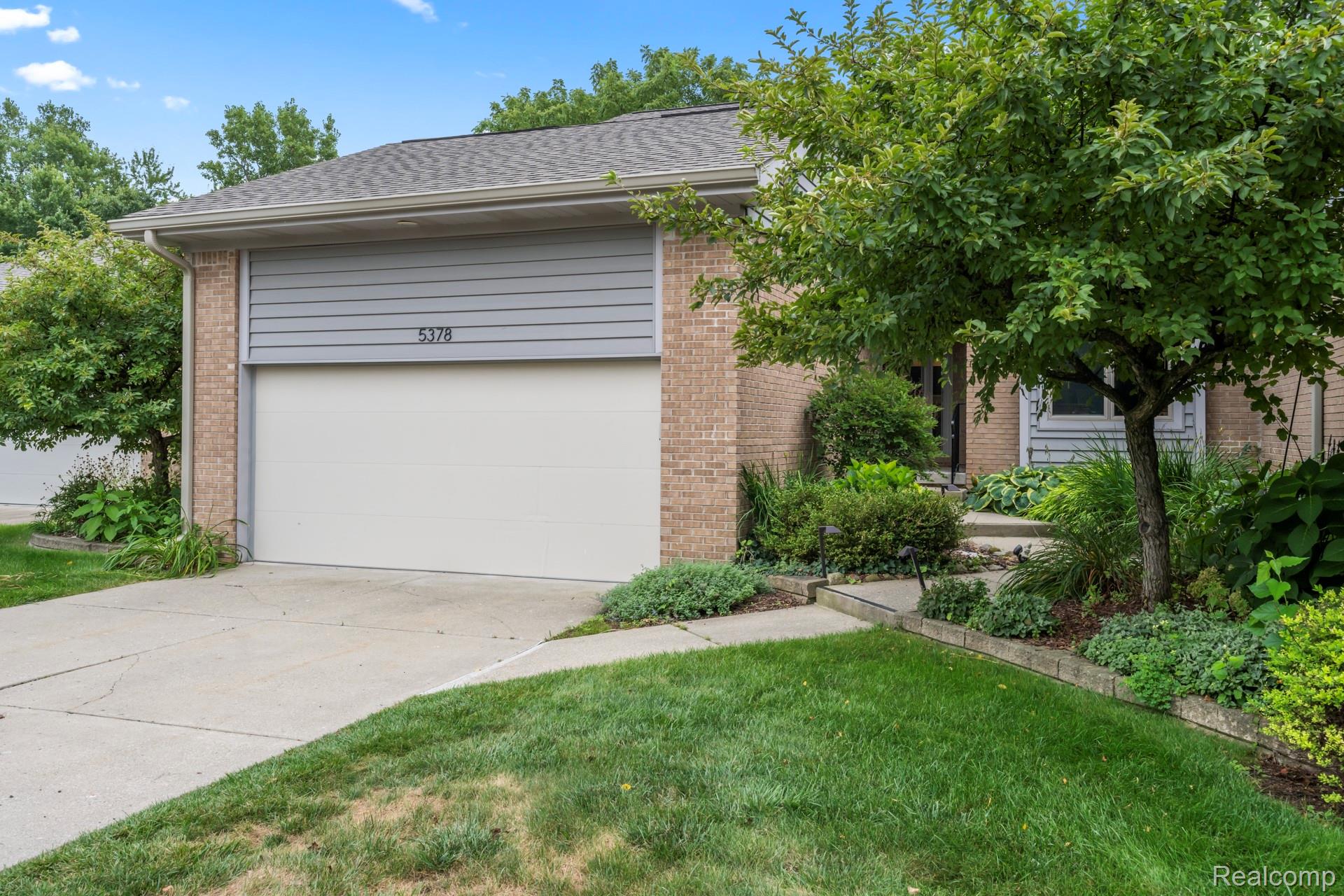 5378 Warwick Trail