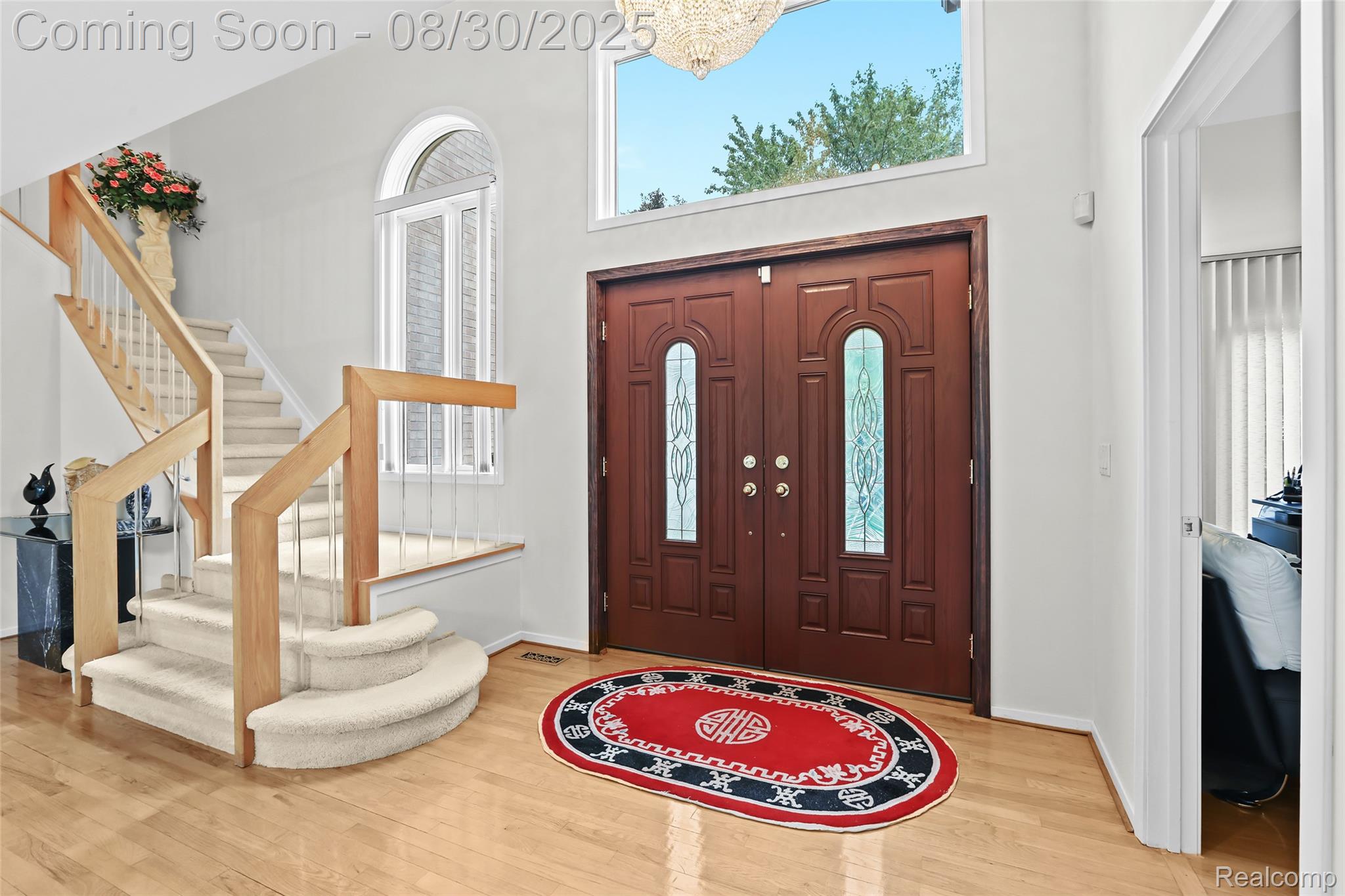 6034 Beachwood Drive