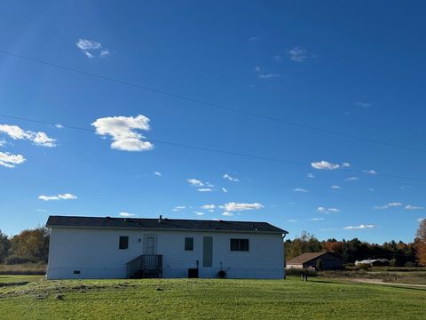 5614 Cavender Drive Chippewa Township MI 48883