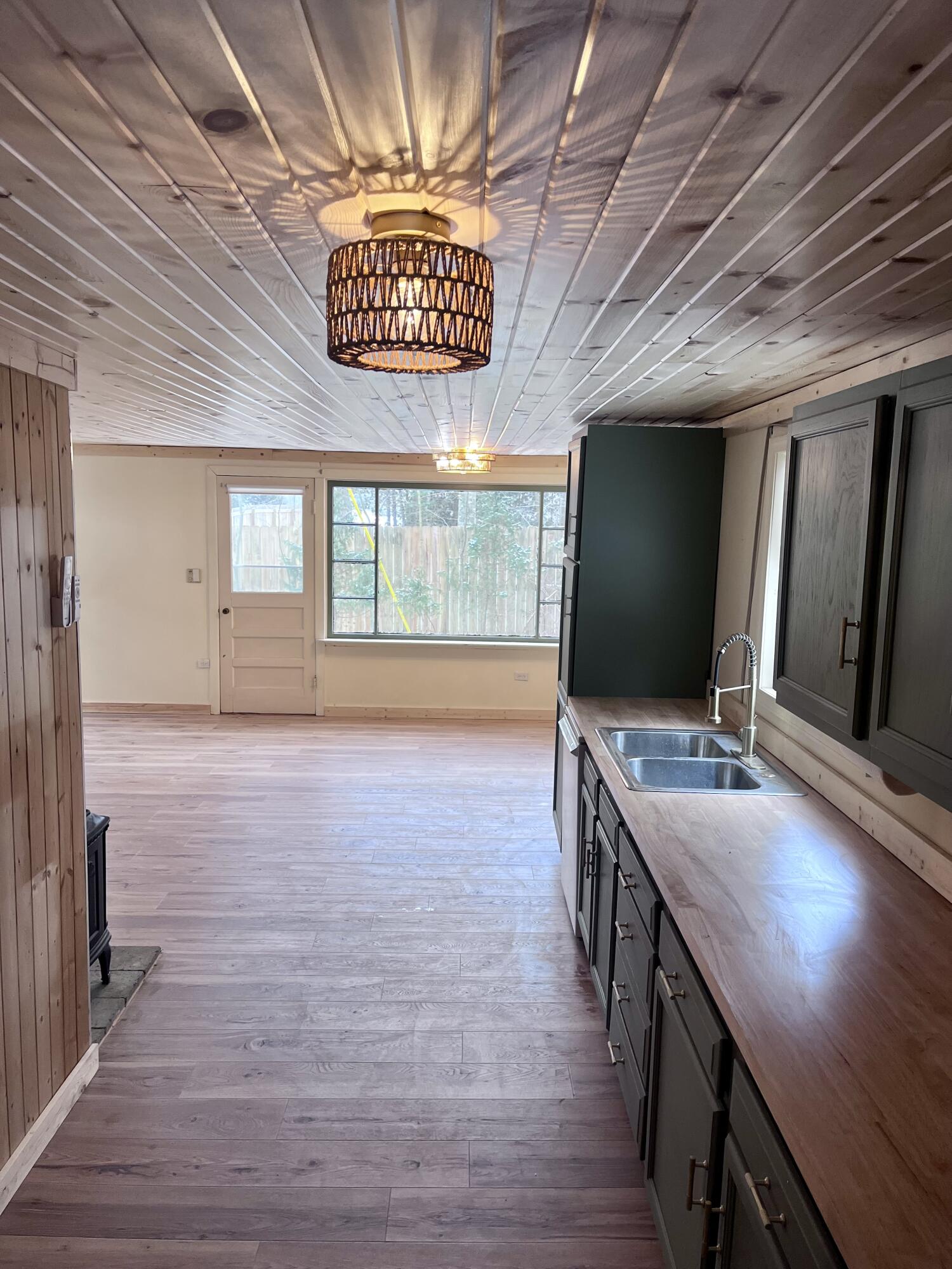 1478 E Gardner Avenue