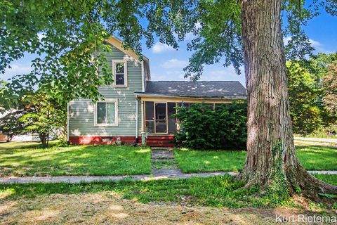 Photo of 220 Hamilton Avenue, Bangor City, MI 49013 (MLS # 71026025922)