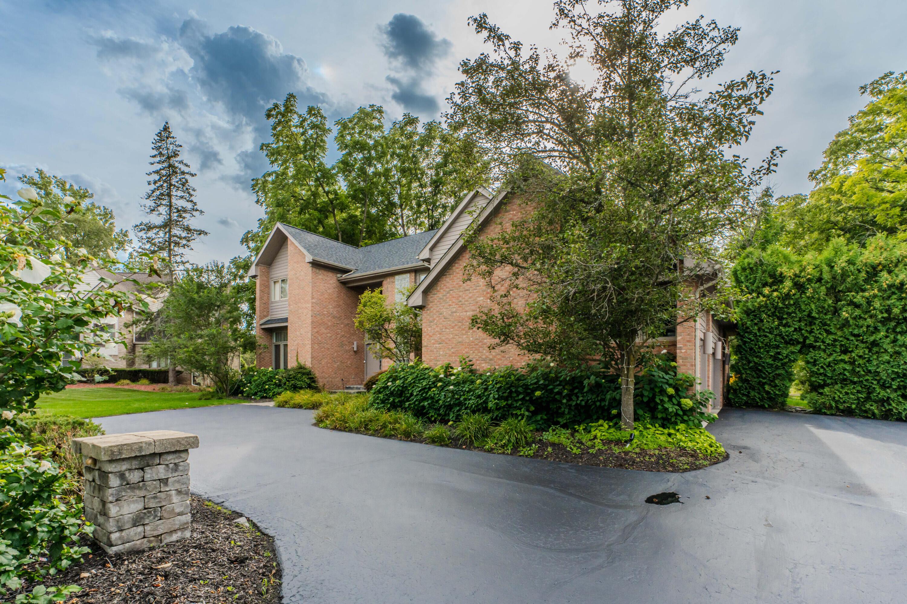 5780 Swan Lake Court