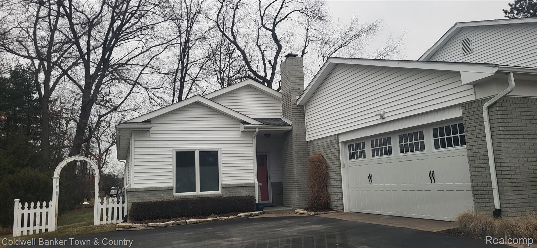 10557 Kenicott Trail