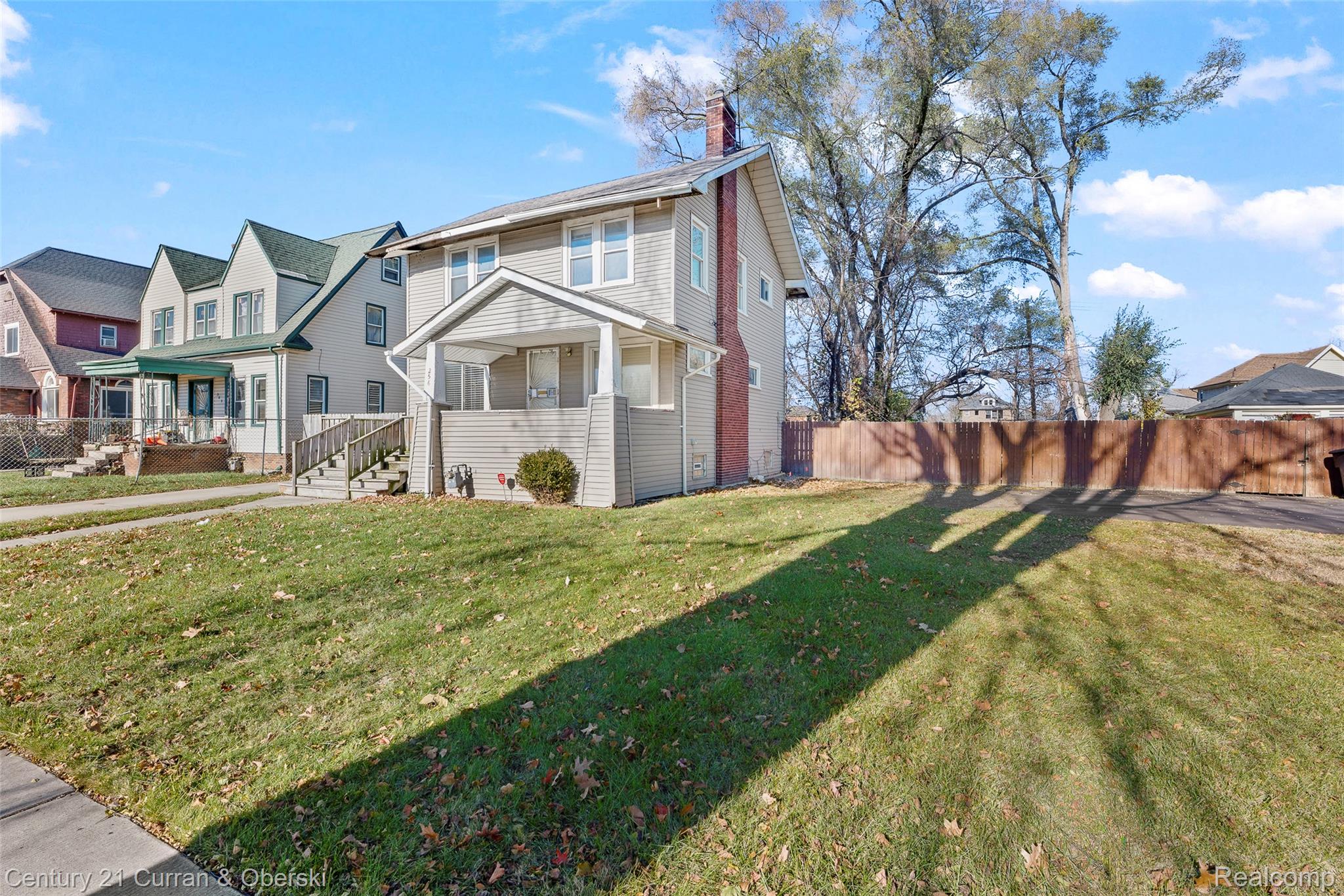 256 W Montana Street