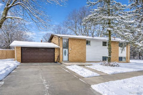 2738 Berry Drive Bloomfield Hills City MI 48304