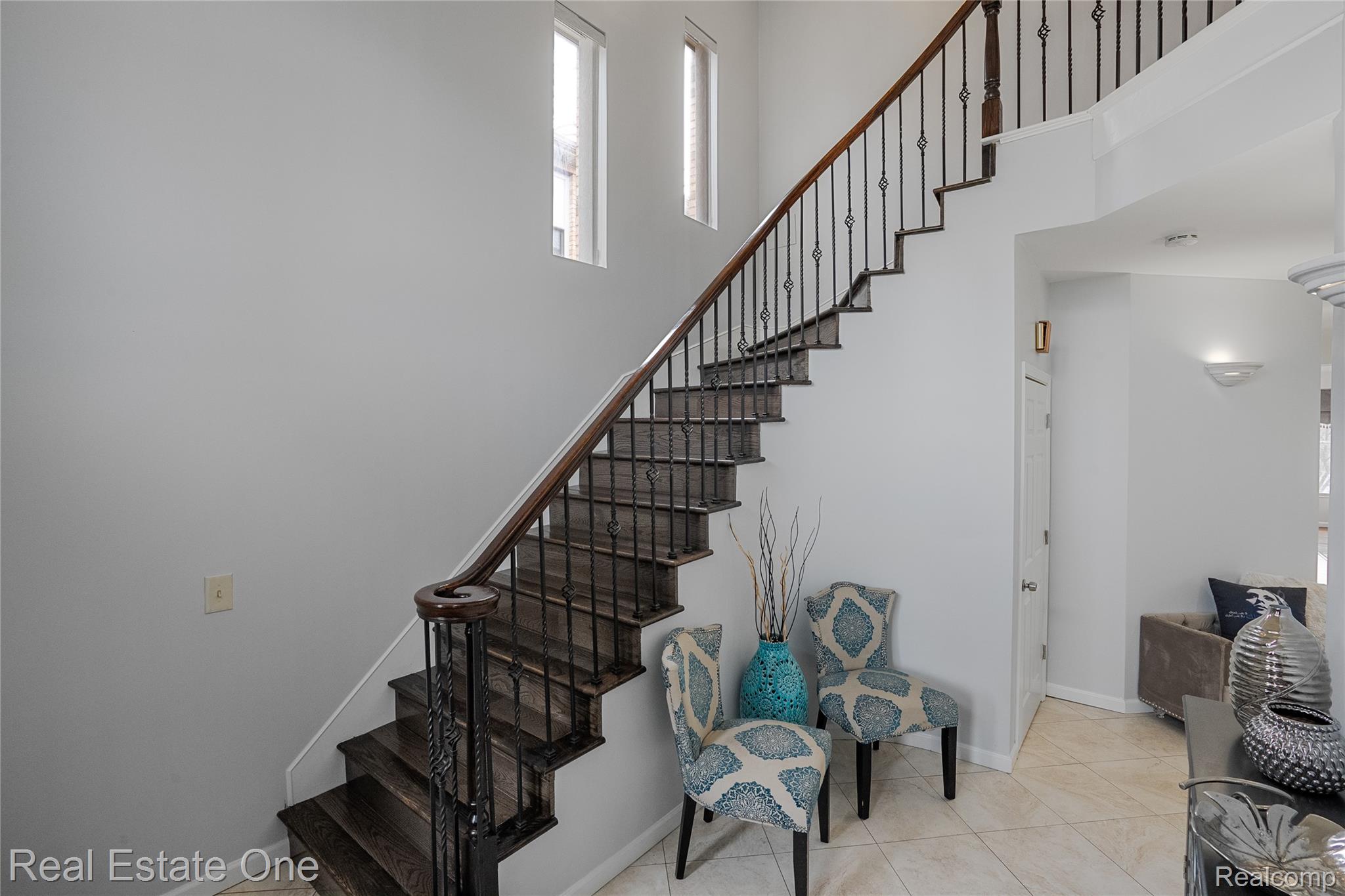 6067 N Vernon Street