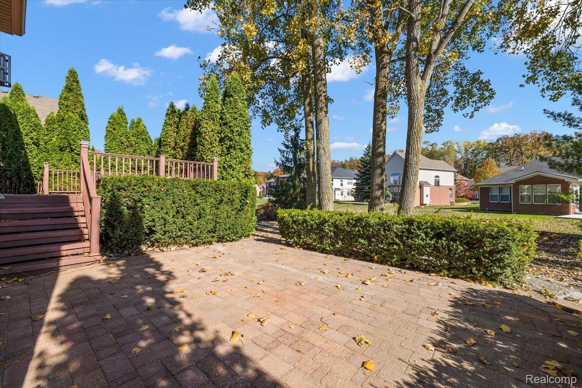 42512 Beechwood Drive