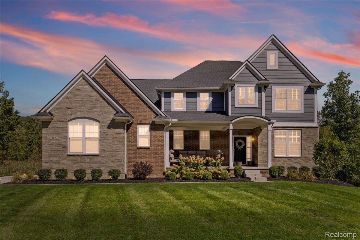 1930 Thorncrest Court