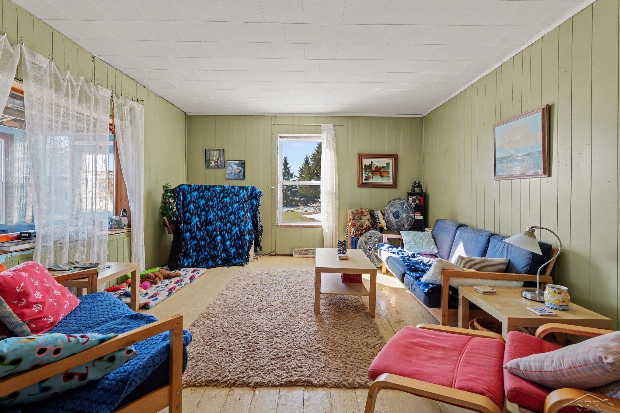 5183 N Lakeshore Road