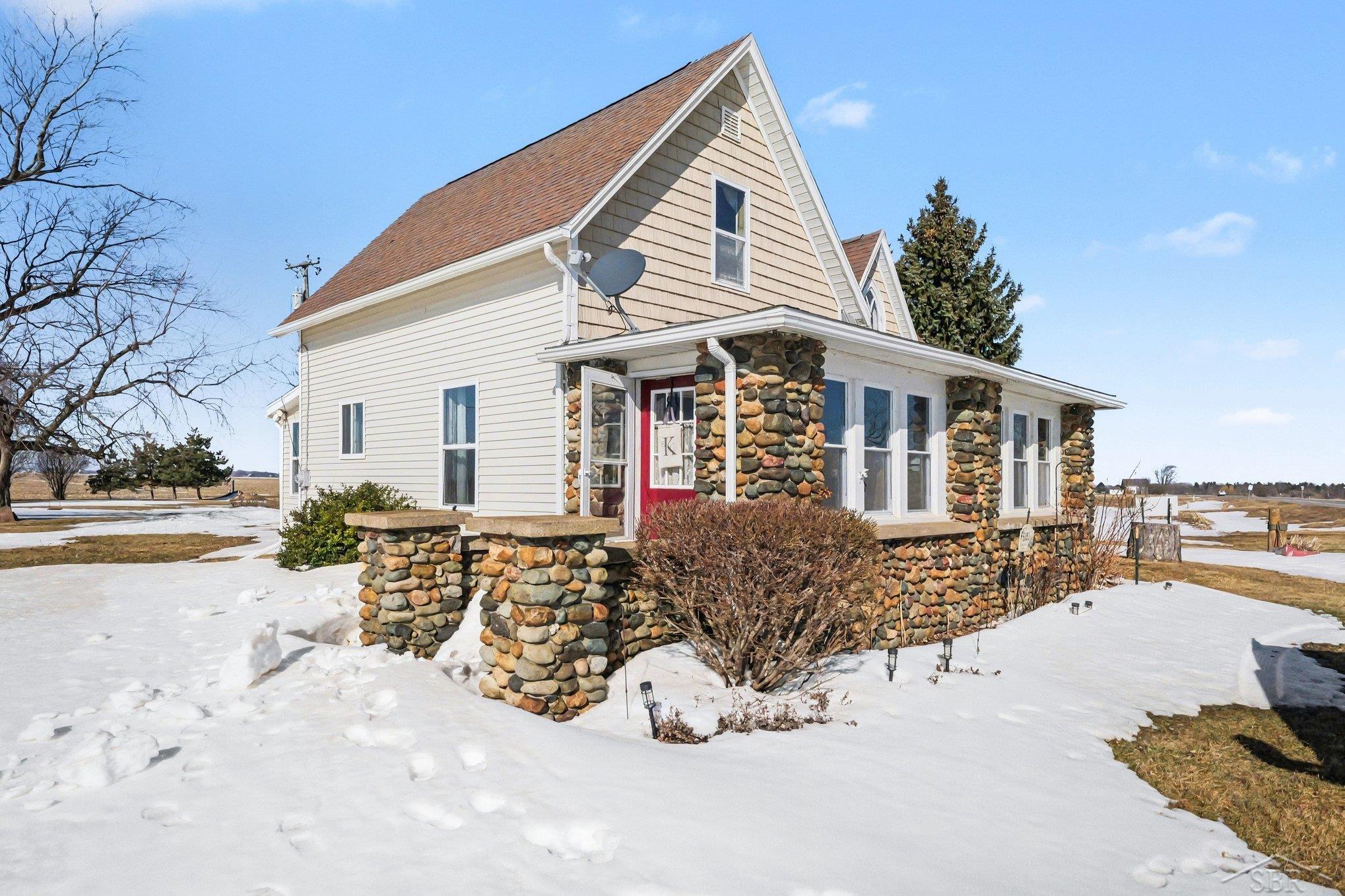 5183 N Lakeshore Road